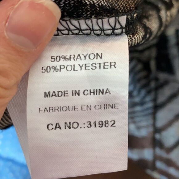 Cowl neck animal print top Size Small - Picture 5 of 5